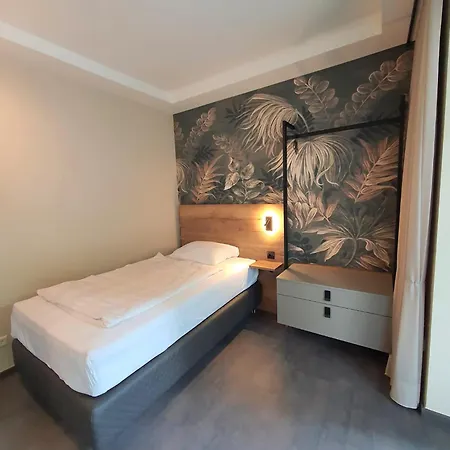 7rooms - Self Check-in Hotel *