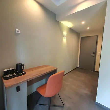 7rooms - Self Check-in Hotel *