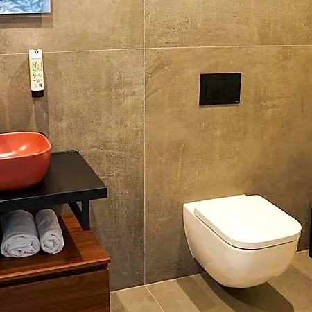 7rooms - Self Check-in Hotel *